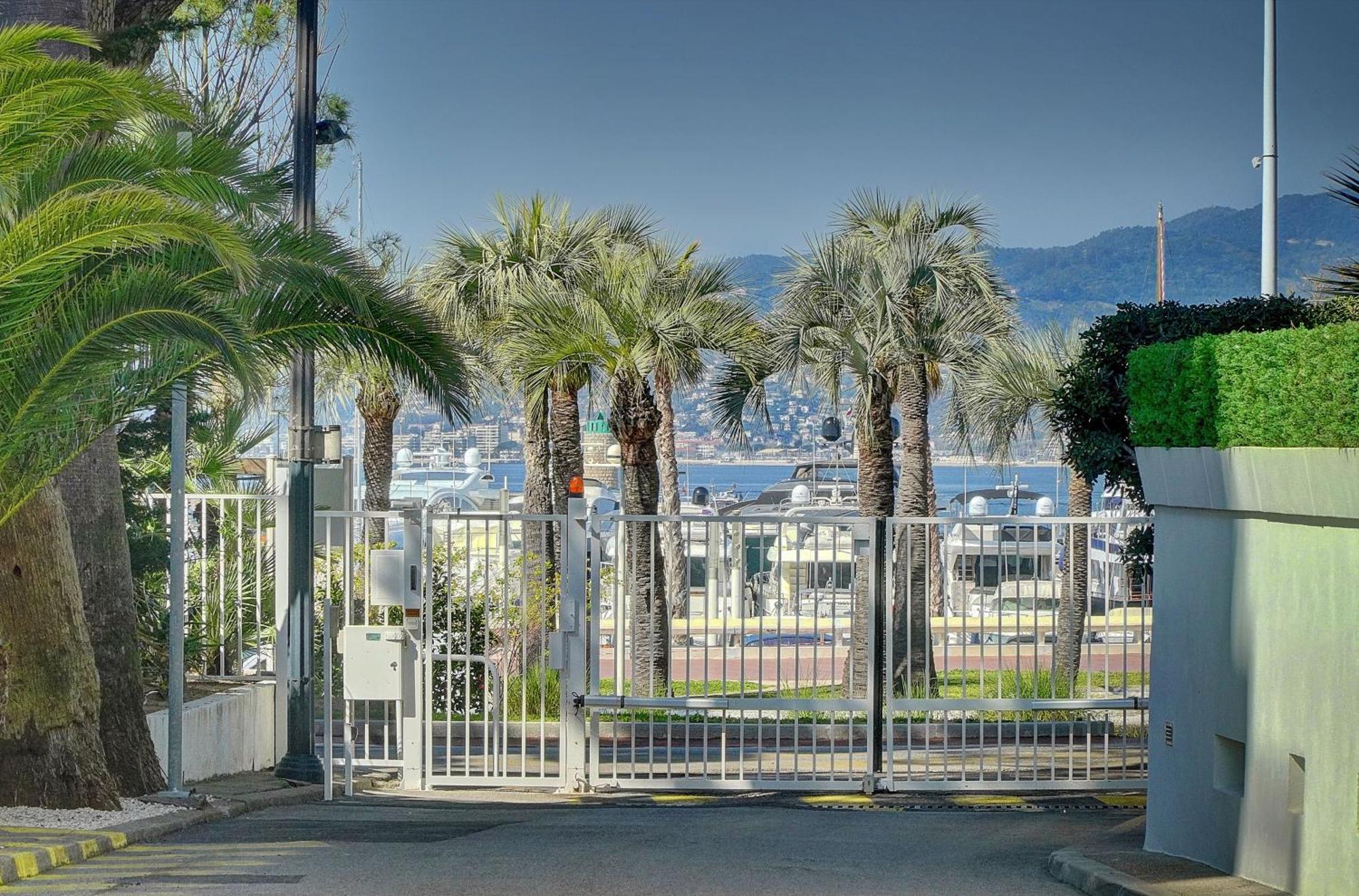 Le Palm - 100M Plage - Croisette - Verriere Cote D'Azur Cannes Exteriör bild